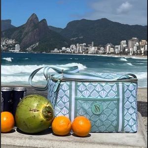 NWT Victoria’s Secret Insulated Cooler Beach Tote/Lunch Bag - Blue Shells